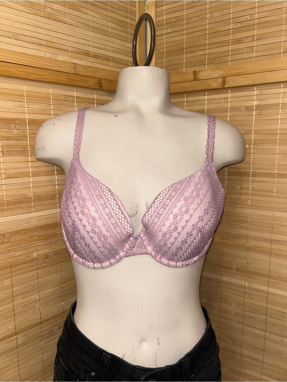 Victoria’s Secret lilac purple lace lined Demi bra woman’s size 34D
